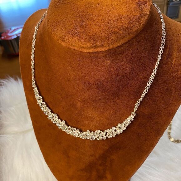 Silver and Sparkly Rhinestones Statement Necklace NWOT - Picture 1 of 3